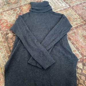 Diane von Furstenberg grey cashmere turtleneck